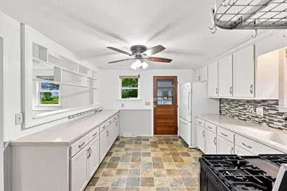 8 Cross St, Halifax, MA 02338 - Photo 7