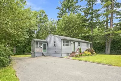 8 Cross St, Halifax, MA 02338 - Photo 5