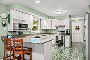 4 Mulberry St, Groveland, MA 01834 - Photo 9