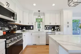 70 Henrietta Wy, Taunton, MA 02780 - Photo 3