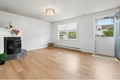 14 Phoenix St, Worcester, MA 01604 - Photo 9