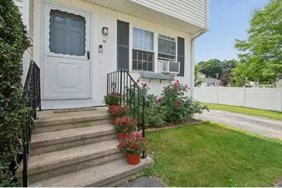 14 Phoenix St, Worcester, MA 01604 - Photo 5