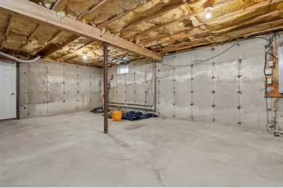 14 Phoenix St, Worcester, MA 01604 - Photo 33