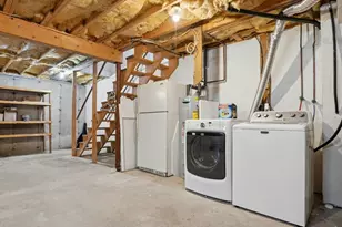 14 Phoenix St, Worcester, MA 01604 - Photo 31