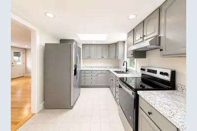 33 Park Dr, Acushnet, MA 02743 - Photo 5
