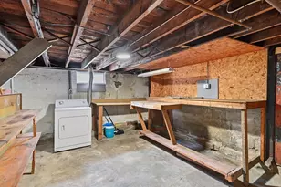 64 Stewart St, Chicopee, MA 01020 - Photo 37