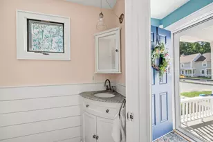 17 Walnut Ct, Rockland, MA 02370 - Photo 5