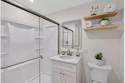 24-1/2 N Central St, Peabody, MA 01960 - Photo 15