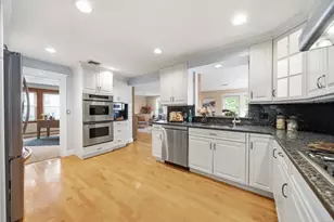 1028 Webster St, Needham, MA 02492 - Photo 7