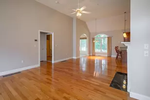 30 Holly Ln, Dracut, MA 01826 - Photo 3