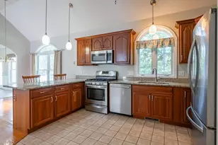 30 Holly Ln, Dracut, MA 01826 - Photo 15