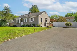 133 Denwall Dr, Springfield, MA 01119 - Photo 1