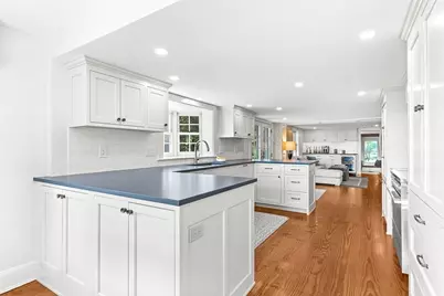 151 Oakland Street, Wellesley, MA 02481 - Photo 7