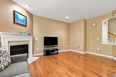 18 Daffodil Ct #18, Grafton, MA 01560 - Photo 5
