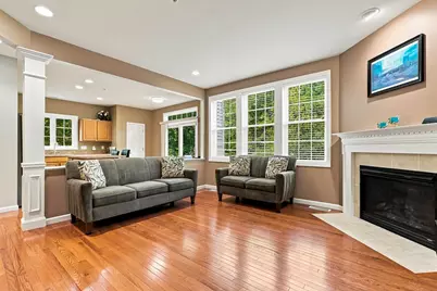 18 Daffodil Ct #18, Grafton, MA 01560 - Photo 3