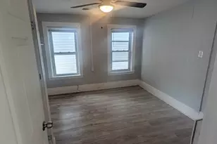 17 Ward St, Worcester, MA 01610 - Photo 5