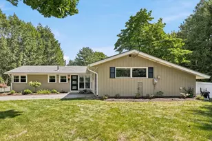 53 Bradford Rd, Framingham, MA 01701 - Photo 1