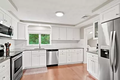 53 Bradford Rd, Framingham, MA 01701 - Photo 9