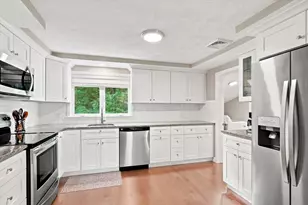 53 Bradford Rd, Framingham, MA 01701 - Photo 9