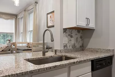 8 Sanborn St #2011, Reading, MA 01867 - Photo 11