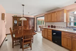 41 Prospect Gdns, Ludlow, MA 01056 - Photo 7