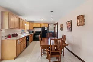 41 Prospect Gdns, Ludlow, MA 01056 - Photo 9
