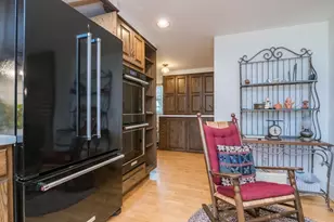1753 S East St, Amherst, MA 01002 - Photo 7