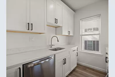 12 Alpine St #2, Boston, MA 01610 - Photo 11