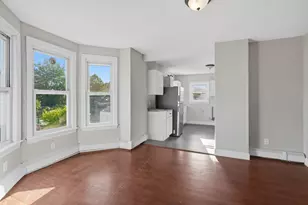 103 West St, Holyoke, MA 01040 - Photo 9