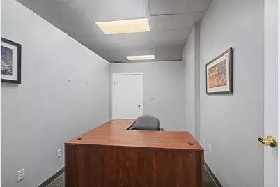 176 High St, Holyoke, MA 01040 - Photo 3