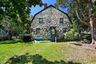 30 Arnold Pl, New Bedford, MA 02740 - Photo 33