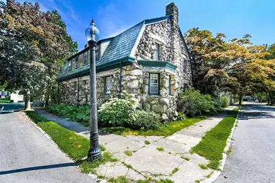 30 Arnold Place, New Bedford, MA 02740 - Photo 1