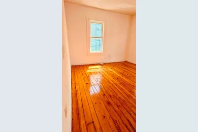 502 Fourth St #2W, Fall River, MA 02721 - Photo 3