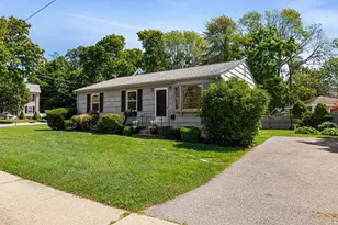 1747 Highland Ave, Fall River, MA 02720 - Photo 3