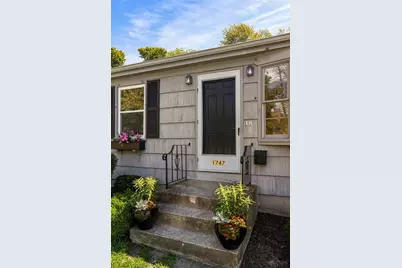 1747 Highland Avenue, Fall River, MA 02720 - Photo 15