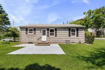 1747 Highland Avenue, Fall River, MA 02720 - Photo 9