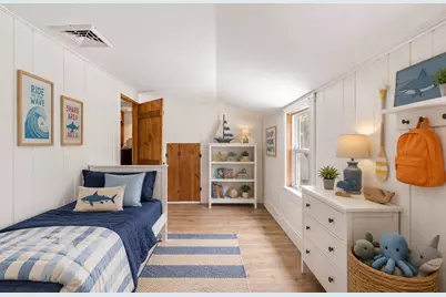 35 Walnut St, Barnstable, MA 02601 - Photo 19