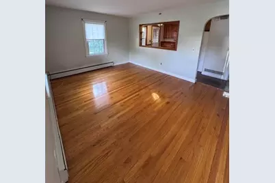 7 Globe St, Attleboro, MA 02703 - Photo 3