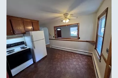 7 Globe St, Attleboro, MA 02703 - Photo 9
