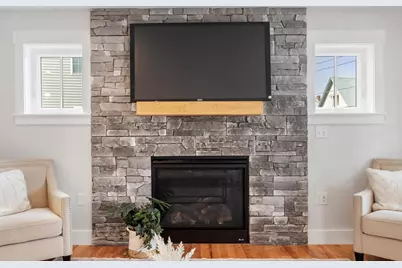 688 Westford St, Lowell, MA 01851 - Photo 17