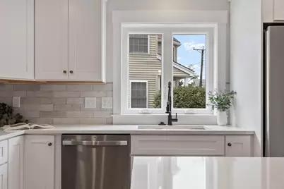 688 Westford St, Lowell, MA 01851 - Photo 13