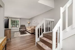 512 Ridgefield Cir, Clinton, MA 01510 - Photo 3