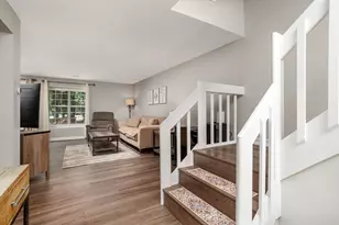 512 Ridgefield Cir, Clinton, MA 01510 - Photo 3