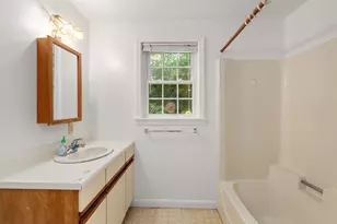 12 Winifred Ave, Worcester, MA 01602 - Photo 9