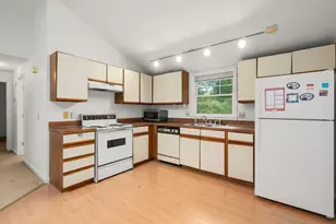 12 Winifred Ave, Worcester, MA 01602 - Photo 5