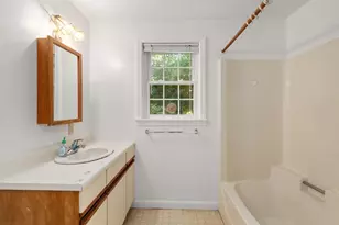 12 Winifred Ave, Worcester, MA 01602 - Photo 9