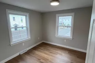 7 Oak St, Peabody, MA 01960 - Photo 5