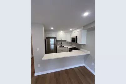 7 Oak St #1, Peabody, MA 01960 - Photo 3