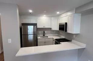 7 Oak St, Peabody, MA 01960 - Photo 3