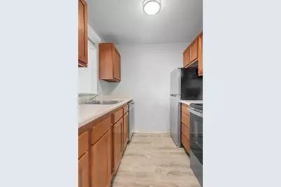 164 High St #201, Holyoke, MA 01040 - Photo 5